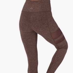 Beyond yoga high waisted space dye mesh legging 
Medium 
Brown/ red